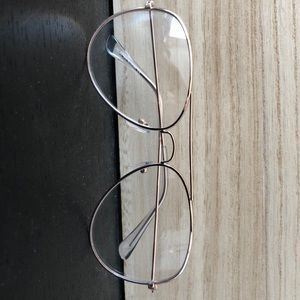 Clear glasses (non prescription)